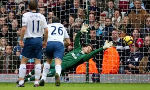 A young Asmir Begović